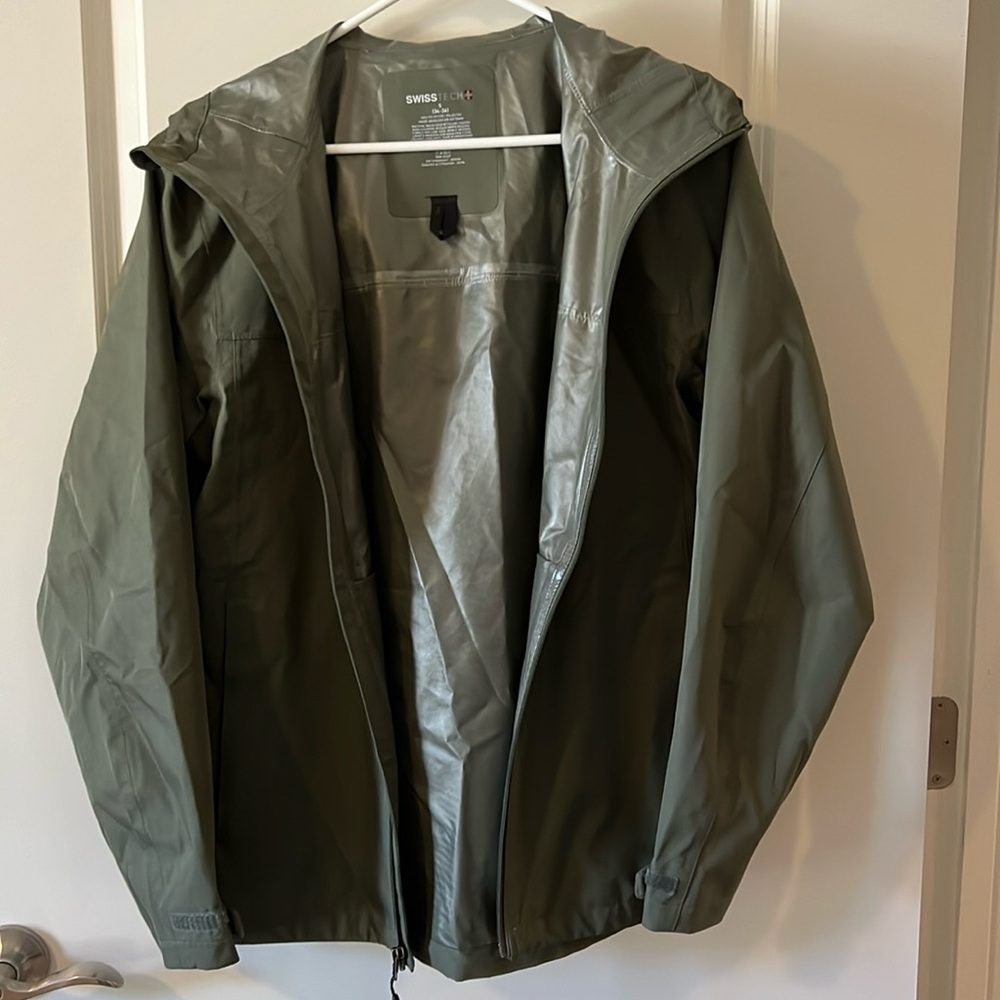 Swisstech men’s small jacket new without tags